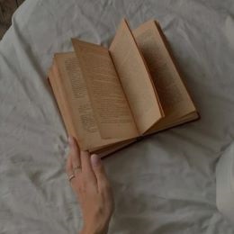 Club de lectura semanal en la biblioteca Manuel Vázquez Montalbán