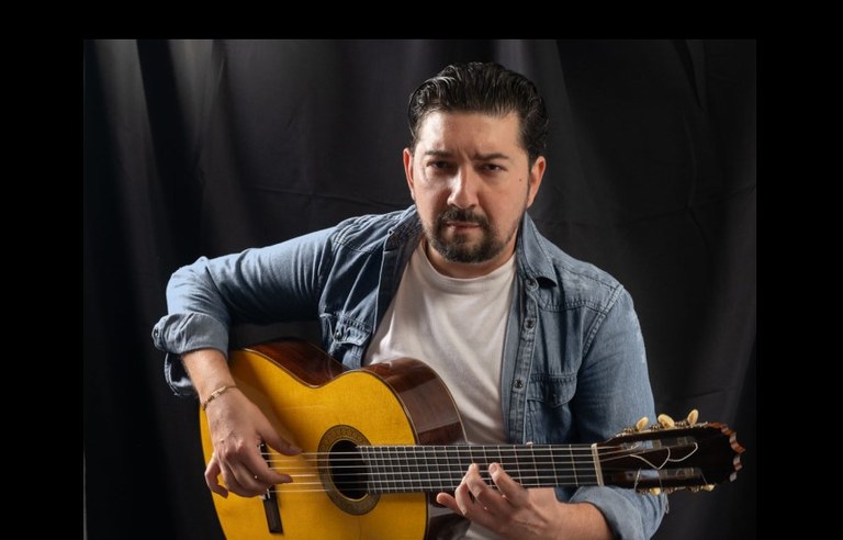 Antonio Rey. Historia de un flamenco. Cante, guitarra, flauta y percusión